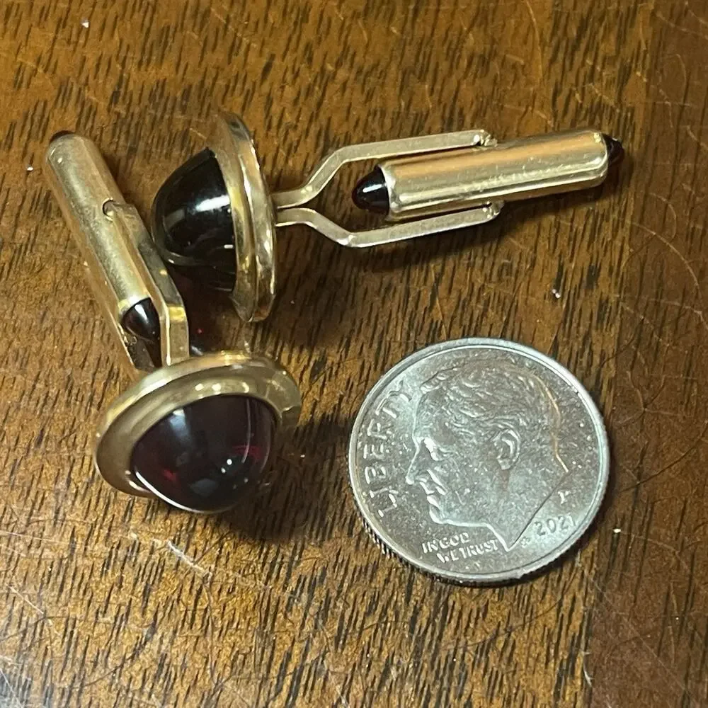 Vintage Krementz Gold Tone Ruby Glass Cabachon Cufflinks